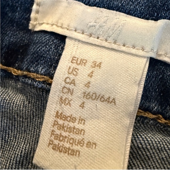H&M Classic High-Rise Stretchy Blue Skinny Jeans - Picture 3 of 3